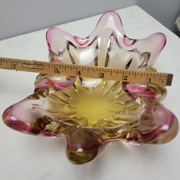 Murano Art Glass Vintage Ashtray Pink Yellow Mid-Century Italian Glass 8" x 6" - Picture 12 of 16